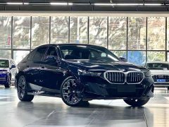BMW 5 Series 530Li Luxury M Sport Package - ფოტო 3