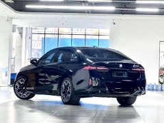 BMW 5 Series 530Li Luxury M Sport Package - ფოტო 9