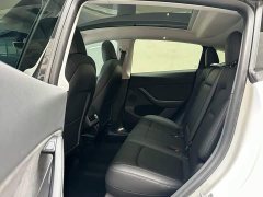 Tesla Model Y Long Range All-Wheel Drive - ფოტო 10