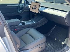 Tesla Model Y Rear-Wheel Drive - ფოტო 6