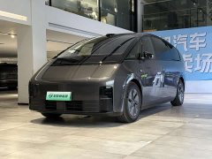 Li Auto MEGA 2025 Home Family Edition - ფოტო 1