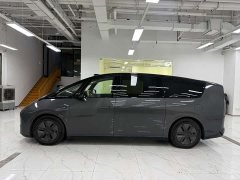 Li Auto Li Xiang MEGA Ultra - ფოტო 3