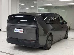 Li Auto Li Xiang MEGA Ultra - ფოტო 6