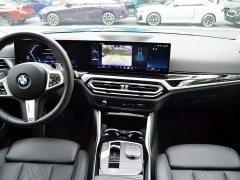 BMW 3 Series 320i M Sport Package - ფოტო 9