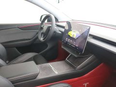 Tesla Model Y Rear-Wheel Drive - ფოტო 16