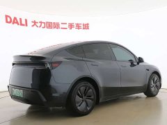 Tesla Model Y Rear-Wheel Drive - ფოტო 4
