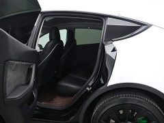 Tesla Model Y Long Range All-Wheel Drive 3D7 - ფოტო 14