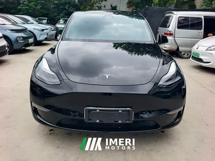 Tesla Model Y Standard Range RWD