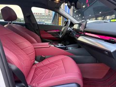 BMW 5 Series 525Li M Sport Package - ფოტო 12
