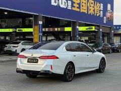 BMW 5 Series 525Li M Sport Package - ფოტო 18
