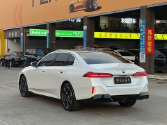 BMW 5 Series 525Li M Sport Package - ფოტო 20