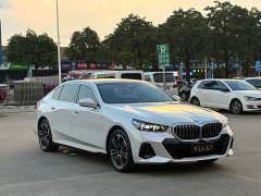 BMW 5 Series 525Li M Sport Package - ფოტო 3