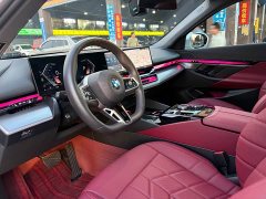BMW 5 Series 525Li M Sport Package - ფოტო 4