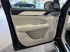 Volvo EM90 2025 Ultra Six-Seater - ფოტო 10