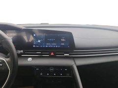 Hyundai Elantra 1.5L CVT Luxury - ფოტო 13