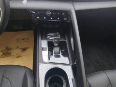Hyundai Elantra 1.5L CVT Luxury - ფოტო 16