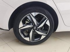 Hyundai Elantra 1.5L CVT Luxury - ფოტო 6