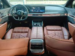 BMW 7 Series 2023 740Li Luxury M Sport Package - ფოტო 13
