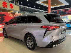 Toyota Sienna 2021 2.5L Hybrid Premium Edition - ფოტო 5