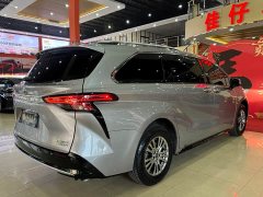 Toyota Sienna 2021 2.5L Hybrid Premium Edition - ფოტო 6