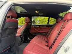 BMW 5 Series 525Li M Sport Package - ფოტო 12