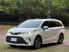 Toyota Grevias 2023 2.5L Hybrid Luxury - ფოტო 1