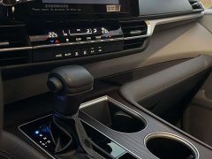 Toyota Grevias 2023 2.5L Hybrid Luxury - ფოტო 16