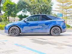 Tesla Model Y Long Range All-Wheel Drive - ფოტო 11