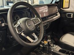 Jeep Wrangler 2.0T Sahara Four-Door - ფოტო 11