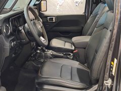 Jeep Wrangler 2.0T Sahara Four-Door - ფოტო 12