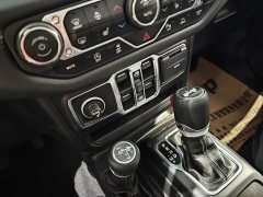 Jeep Wrangler 2.0T Sahara Four-Door - ფოტო 13