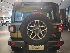 Jeep Wrangler 2.0T Sahara Four-Door - ფოტო 8