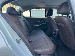 BMW 3 Series 320i M Sport Package - ფოტო 18