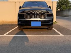 Lincoln Navigator 3.5T Presidential Edition - ფოტო 2