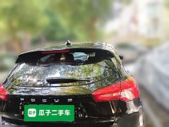 Ford Focus Hatchback EcoBoost 180 Automatic ST Line - ფოტო 3
