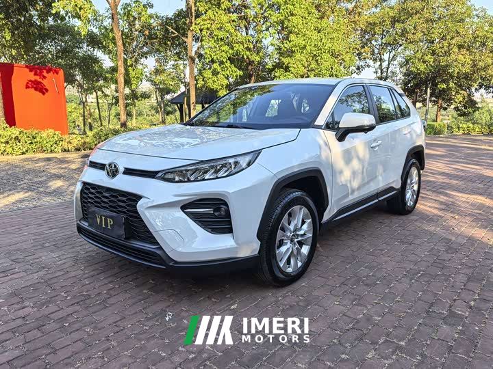 Toyota Wildland 2.0L CVT FWD Leading Edition