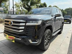 Toyota Land Cruiser (Imported) 2022 4.0L VX Middle East version - ფოტო 1