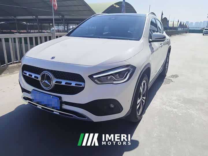 Mercedes-Benz GLA 220