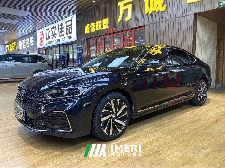 Volkswagen Passat 330TSI Starry Sky Elite