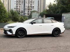 Changan UNI-V 2025 1.5T 500Bar Luxury Sport Edition - ფოტო 3