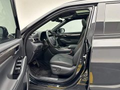 Toyota Crown Venza 2.5L HEV AWD Premium - ფოტო 10