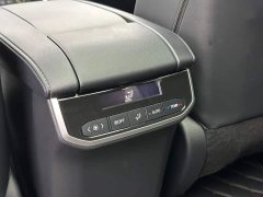 Toyota Crown Venza 2.5L HEV AWD Premium - ფოტო 15