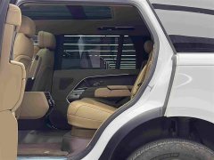 Land Rover Range Rover 2025 3.0L V6 400PS Extended Wheelbase Prestige Edition - ფოტო 9