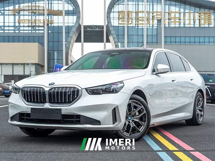 BMW i5 eDrive 35L Luxury Edition Premium Package