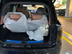 Leapmotor D19 Extended Range 500 Deluxe Edition Six-Seater - ფოტო 8