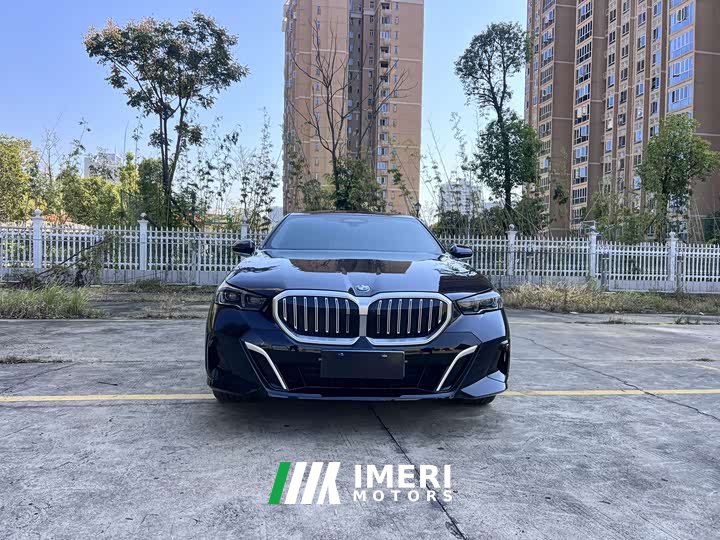 BMW 5 Series 530Li Luxury M Sport Package - ავტომობილი ჩინეთიდან