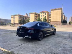 BMW 5 Series 530Li Luxury M Sport Package - ფოტო 10