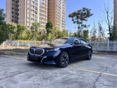 BMW 5 Series 530Li Luxury M Sport Package - ფოტო 2