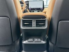 Lexus ES 200 Premium Edition - ფოტო 13