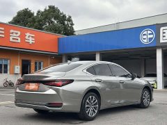 Lexus ES 200 Premium Edition - ფოტო 17